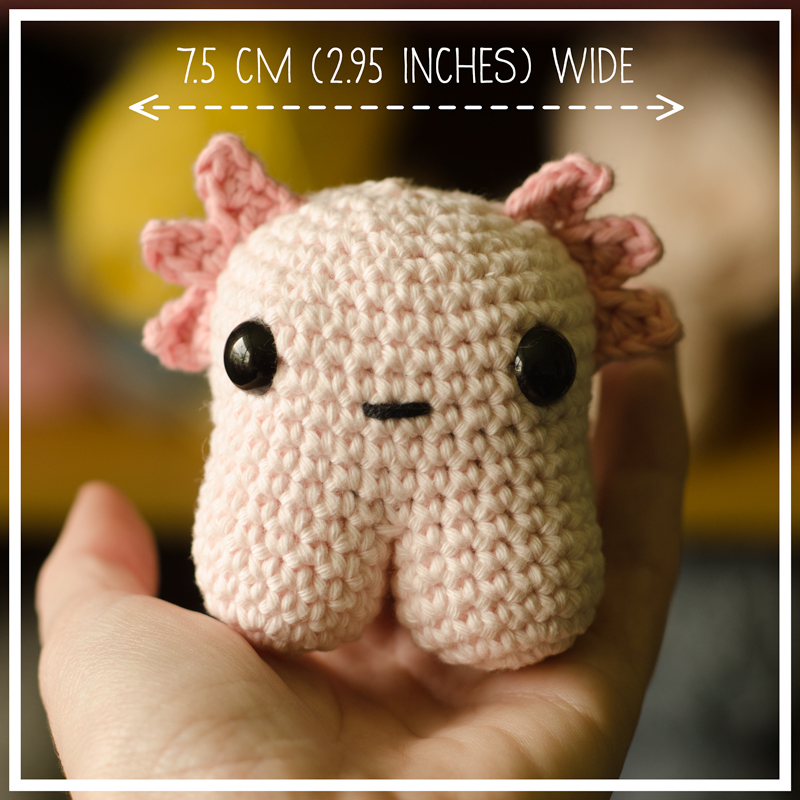 CANDY AXOLOTL – mini axolotl crochet handmade amigurumi rattle optional – - Image 4