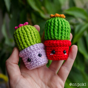 A quick and adorable gift… tiny crochet cacti